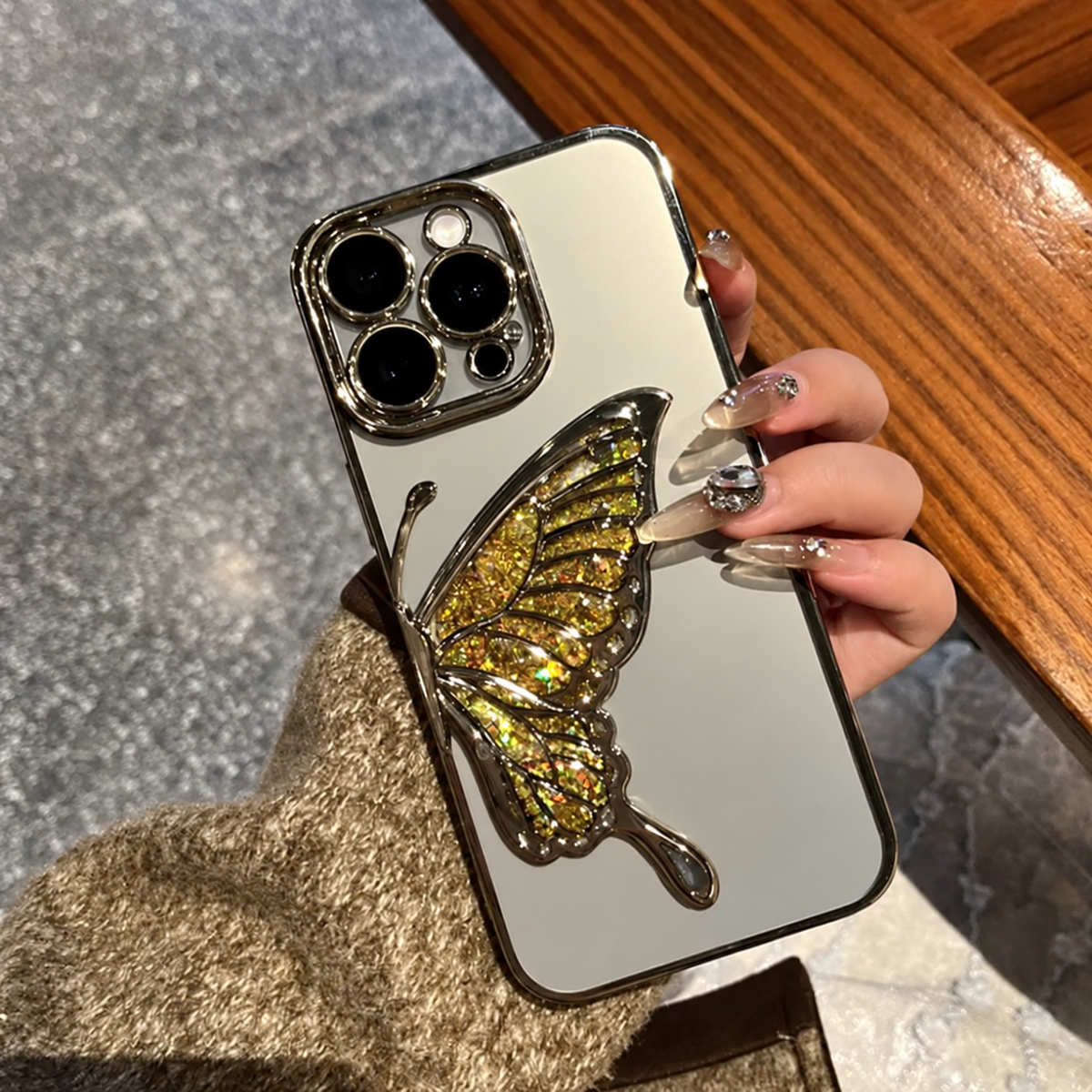 Liquid glitter butterfly case detail 3