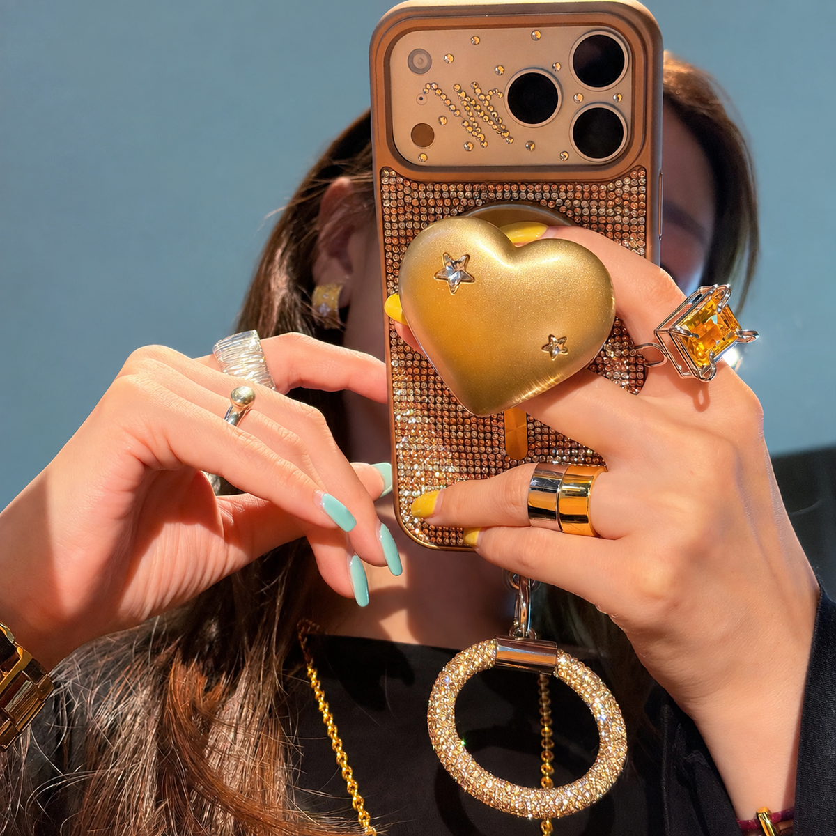 Gold rhinestone magnetic case with heart stand and carrying ring
